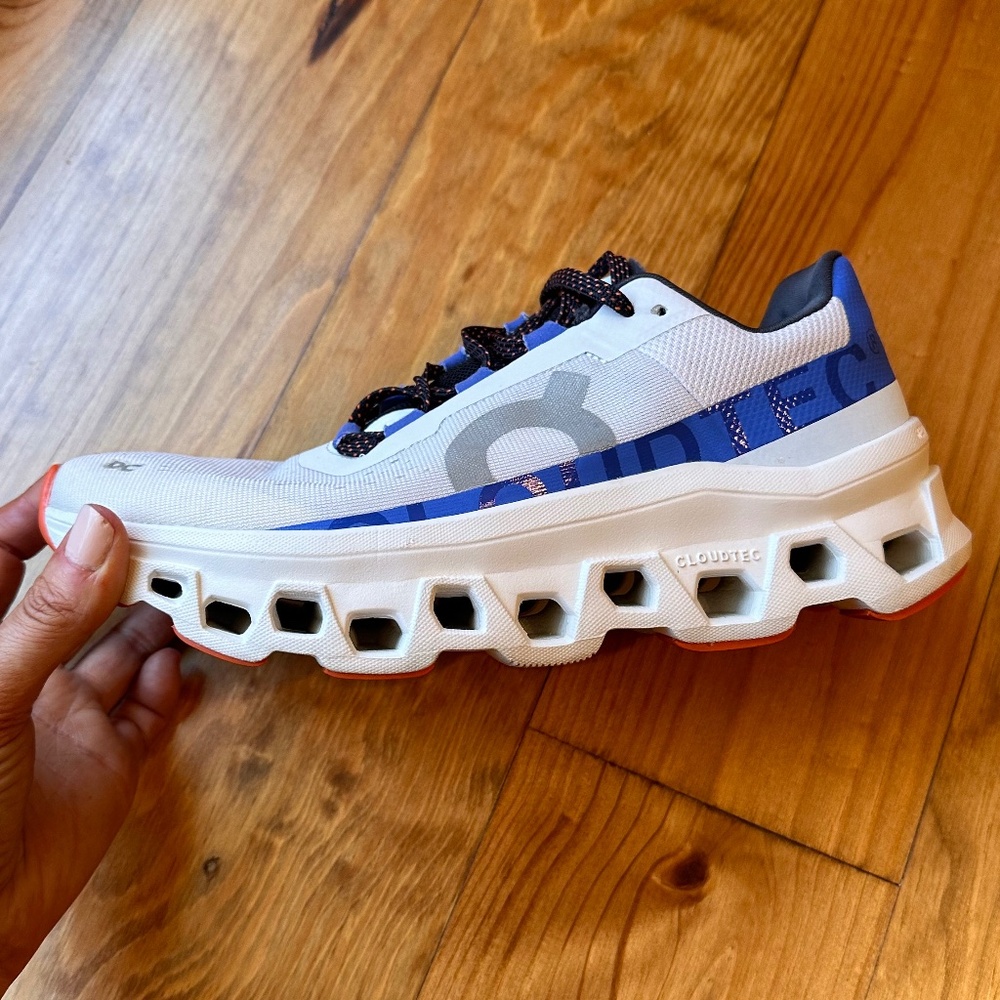 On Running Shoes Cloudmonster